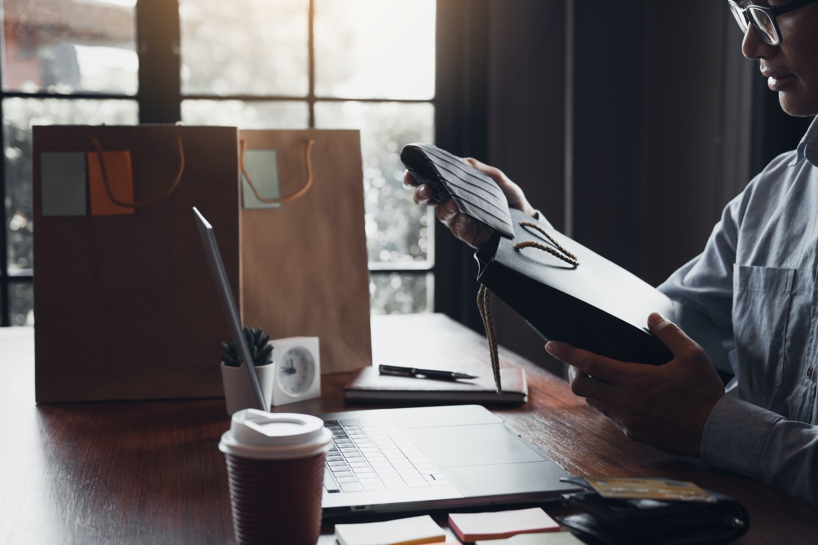 Read more about the article 15 Gift Ideas For Your Mom & Dad. Wherever They Are This Year